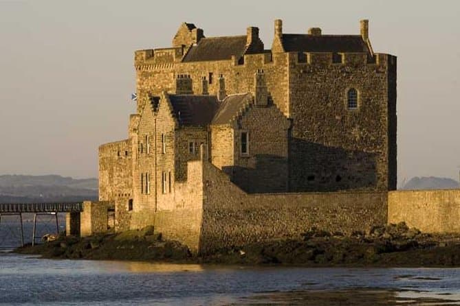 OUT-EN Outlander Tour - English Tour Guide